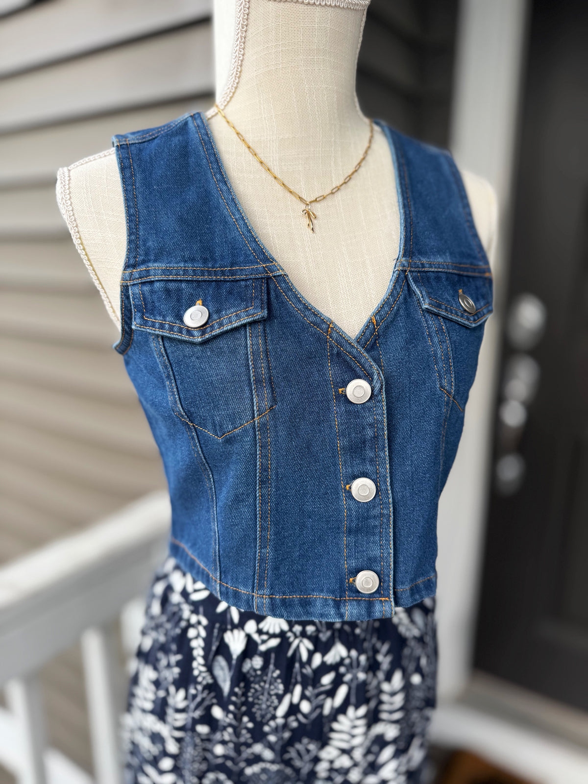 The Mesa Vest - Dark denim - The Darling Style 