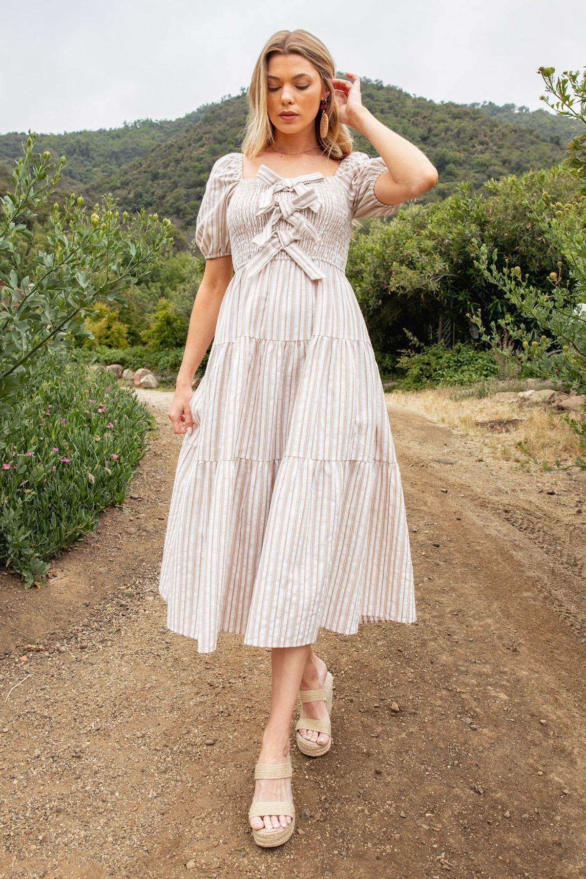 The Charming Knots Dress - Taupe